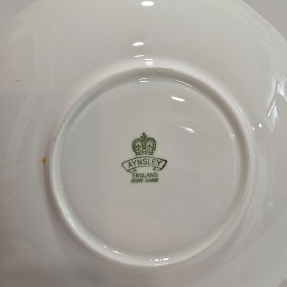 Aynsley - Pink & Gold Vintage Corset Teacup and Saucer with Grapevine Motif - Picture 5 of 5